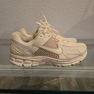 Womens Nike Zoom Vomero 5